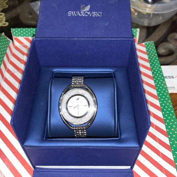 Watch - Picture 2 of 3